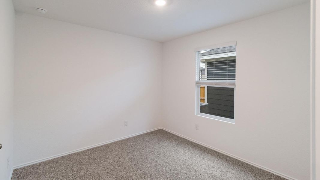 Spacious, unfurnished interior of a new home in Valverde, Bastrop (Image 11).