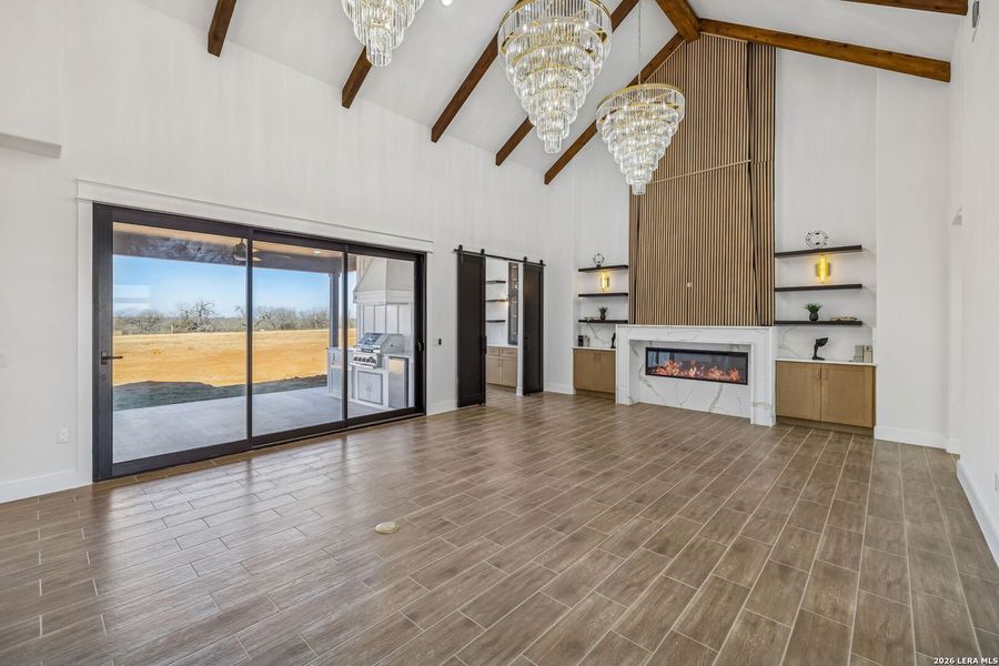 Spacious, unfurnished interior of a new home in , Floresville (Image 32).