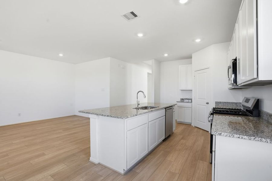 Furnished interior view inside a new home in Brookewater 45s, Rosenberg (Image 7). Furnished interior view inside a new home in Brookewater 45s, Rosenberg (Image 7).