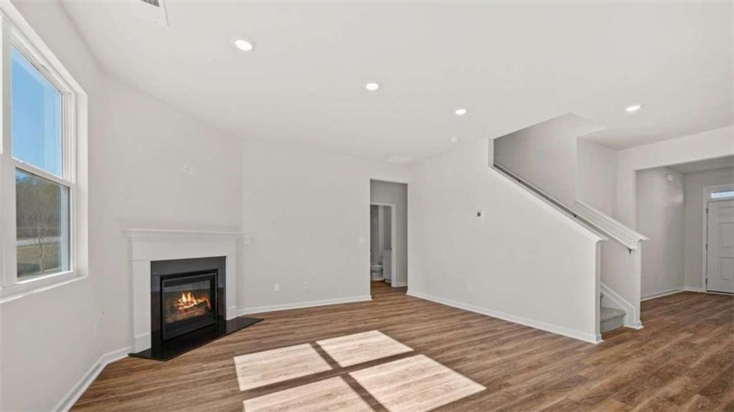 Spacious, unfurnished interior of a new home in Poplar Preserve, Newnan (Image 16).