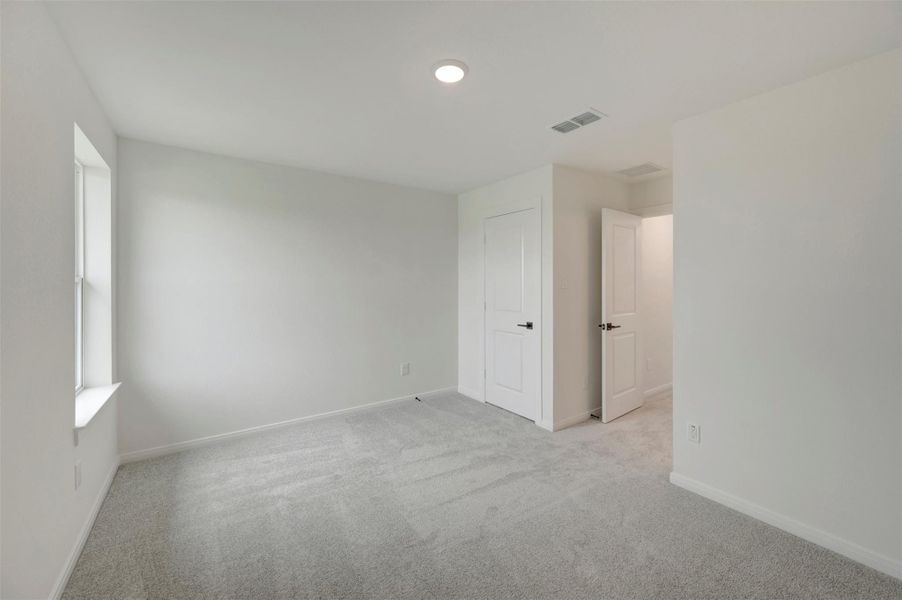 Spacious, unfurnished interior of a new home in Legacy - Retreat Collection, League City (Image 25). Spacious, unfurnished interior of a new home in Legacy - Retreat Collection, League City (Image 25).