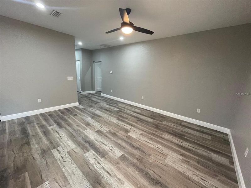 Spacious, unfurnished interior of a new home in , Gainesville (Image 16).