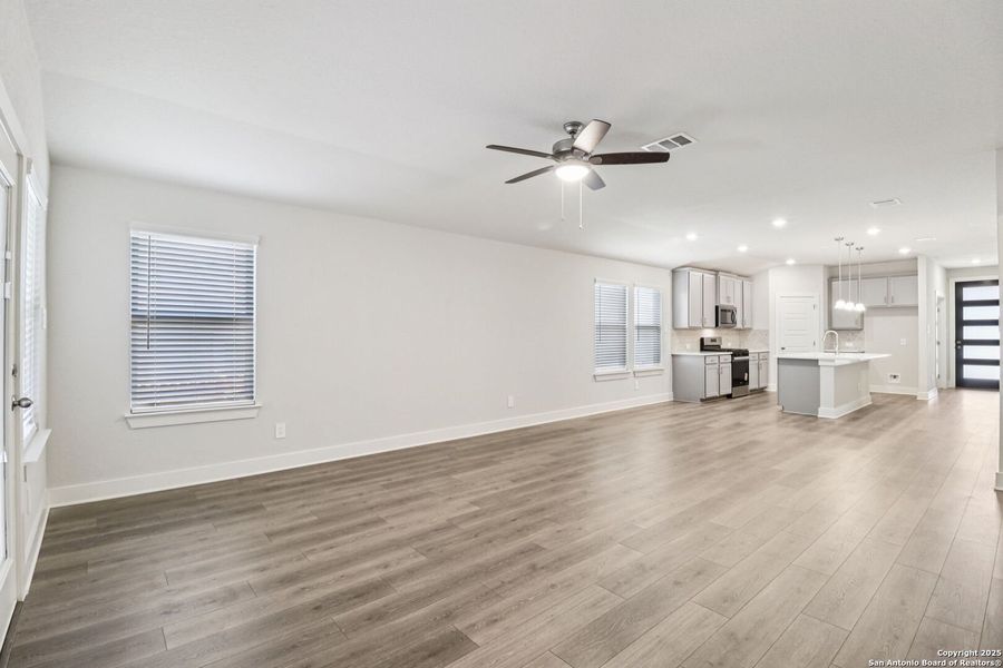 Spacious, unfurnished interior of a new home in Scenic Crest - Premier Series, Boerne (Image 15). Spacious, unfurnished interior of a new home in Scenic Crest - Premier Series, Boerne (Image 15).