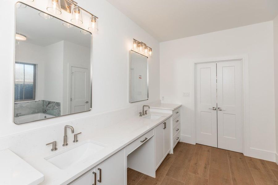 Furnished interior view inside a new home in , Beaumont (Image 14).