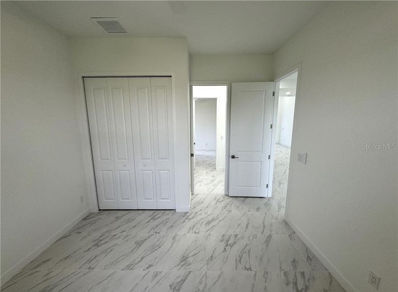 Spacious, unfurnished interior of a new home in , Cape Coral (Image 40).