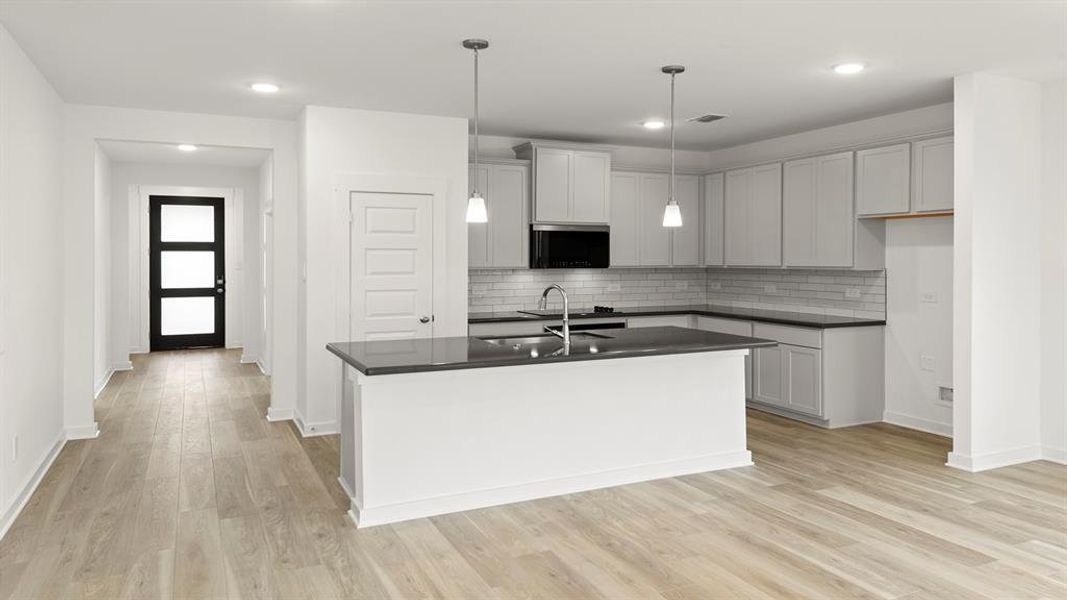 08. 1628 Elle - Kitchen (2)