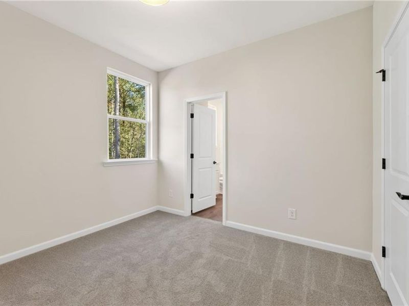 Spacious, unfurnished interior of a new home in Kelly Preserve, Loganville (Image 23).