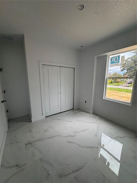 Spacious, unfurnished interior of a new home in , Winter Garden (Image 13).