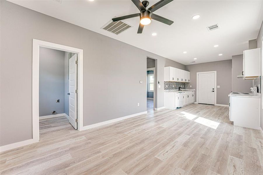 Spacious, unfurnished interior of a new home in , Rice (Image 14).