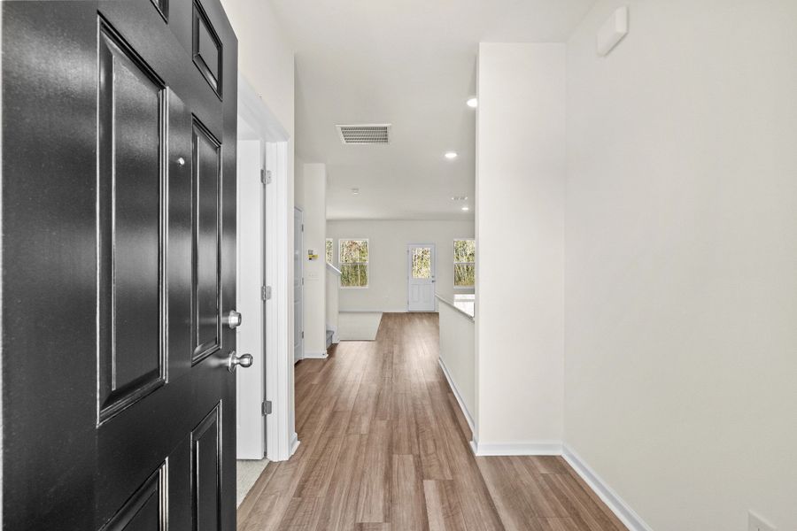 Representative unfurnished interior of a home built from the Highland by Starlight Homes in Sutton Farms, San Antonio (Image 17).