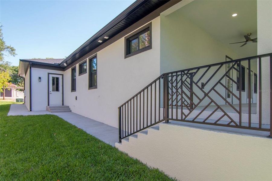 Exterior details and patio area of a home in , Safety Harbor (Image 37).