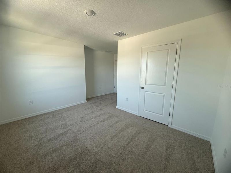 Spacious, unfurnished interior of a new home in Tyson Reserve, St. Cloud (Image 18).