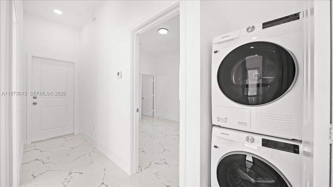 Furnished interior view inside a new home in , Lehigh Acres (Image 6).