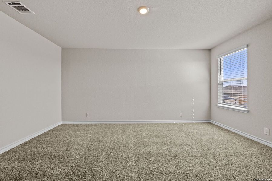 Spacious, unfurnished interior of a new home in Redbird Ranch, San Antonio (Image 16).
