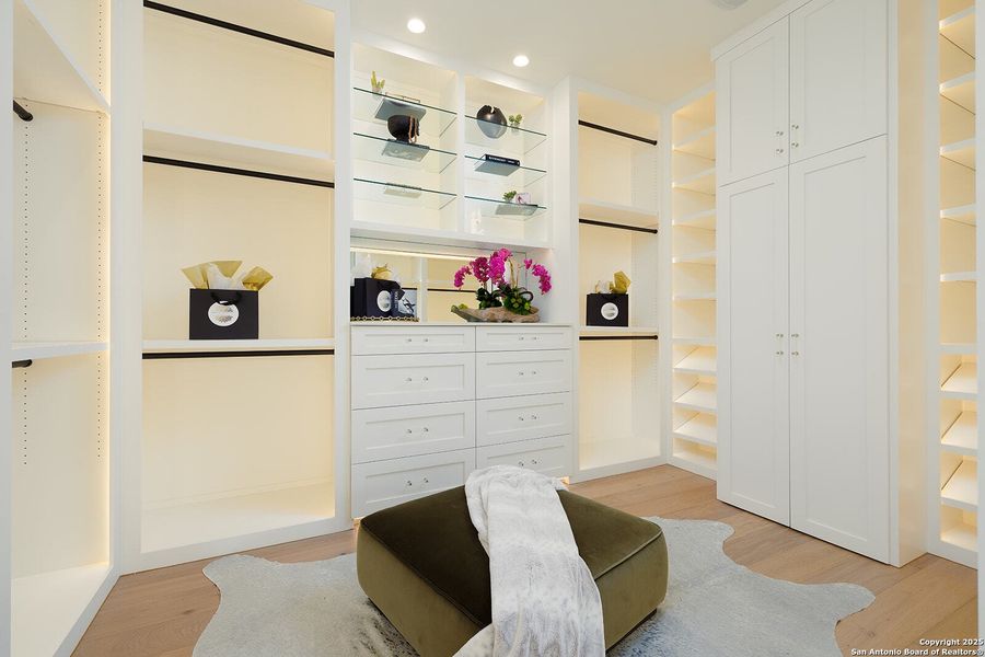 Furnished interior view inside a new home in , Boerne (Image 16).