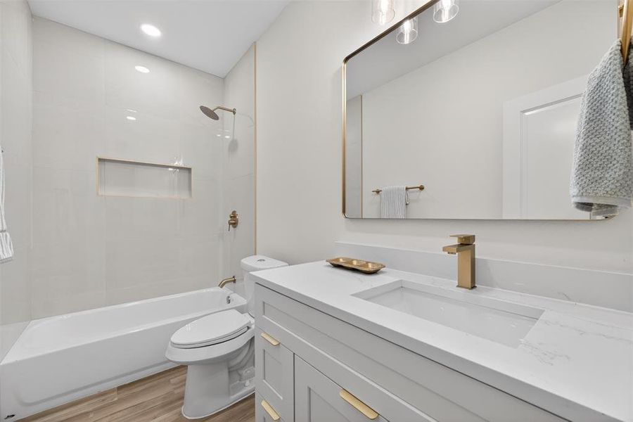 Furnished interior view inside a new home in , Dallas (Image 27).