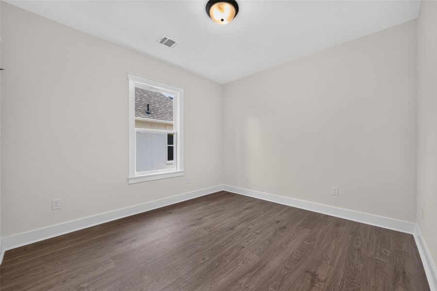 Spacious, unfurnished interior of a new home in Two Step Farm, Montgomery (Image 17).