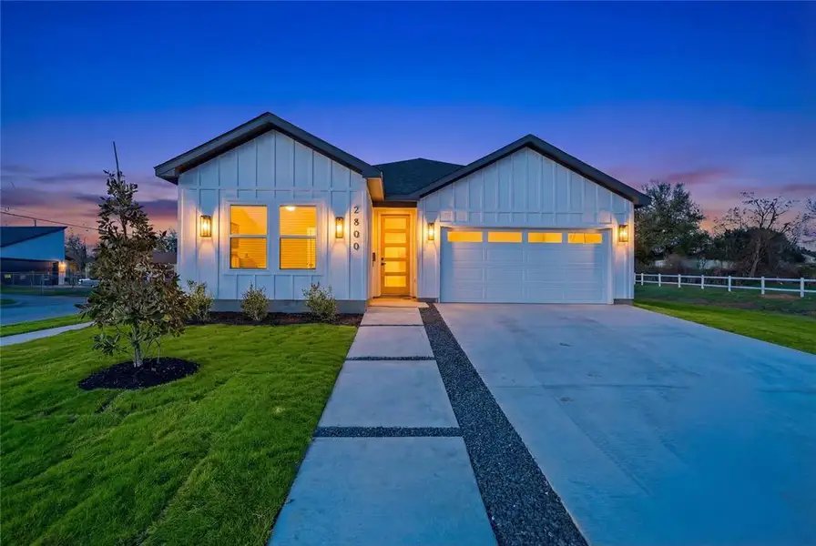 Front exterior of a new home in , Dallas, TX, highlighting curb appeal (Image 18). Front exterior of a new home in , Dallas, TX, highlighting curb appeal (Image 18).