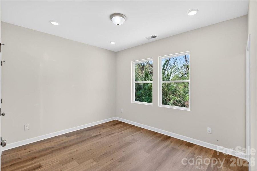 Spacious, unfurnished interior of a new home in , Shelby (Image 27).