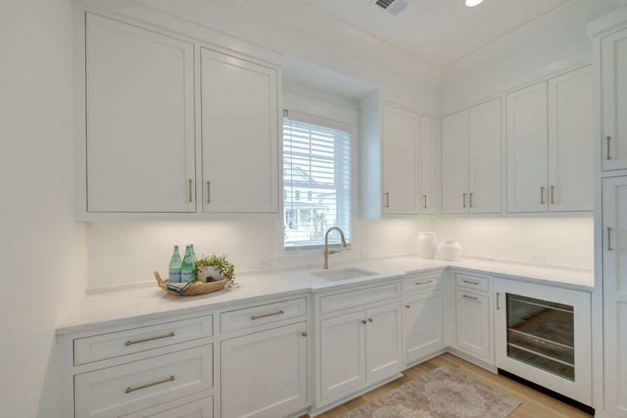 Furnished interior view inside a new home in Daniel Island Park, Charleston (Image 61).