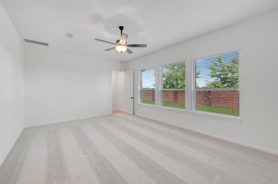Spacious, unfurnished interior of a new home in Oakwood Estates, Waller (Image 36).