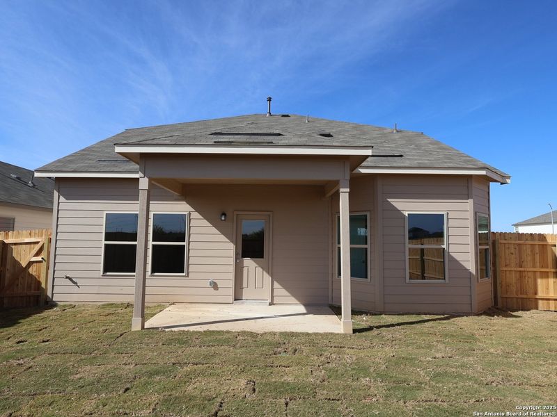 Exterior details and patio area of a home in Agave, San Antonio (Image 27).