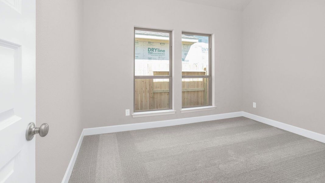 Spacious, unfurnished interior of a new home in Evergreen, Conroe (Image 18).