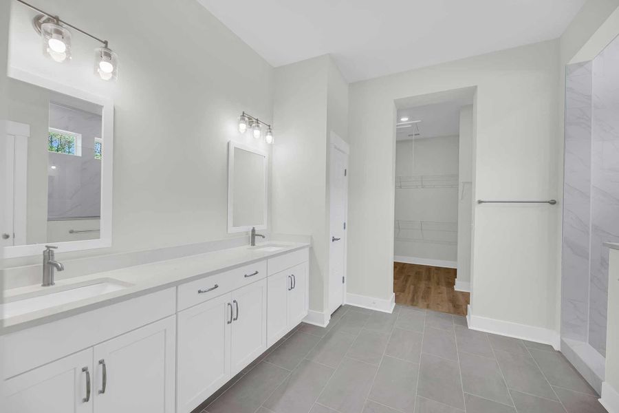 The Honeysuckle - Owner's Bath The Honeysuckle - Owner's Bath