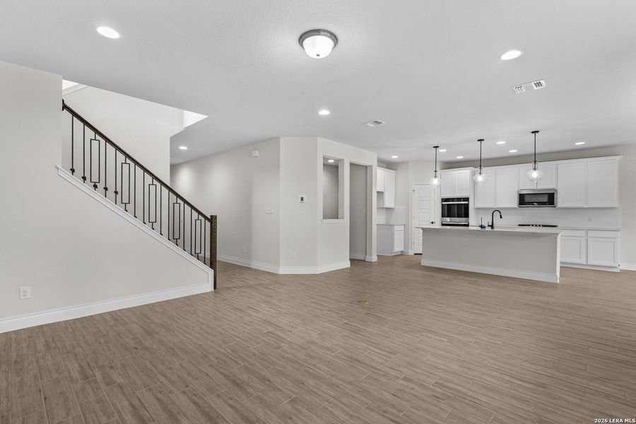 Spacious, unfurnished interior of a new home in Horizon Ridge, San Antonio (Image 17). Spacious, unfurnished interior of a new home in Horizon Ridge, San Antonio (Image 17).