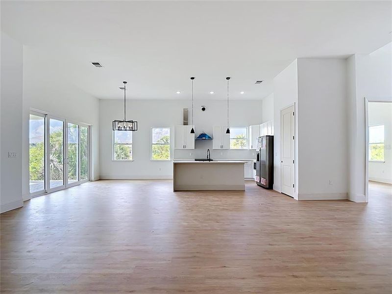 Spacious, unfurnished interior of a new home in , Port Charlotte (Image 22).