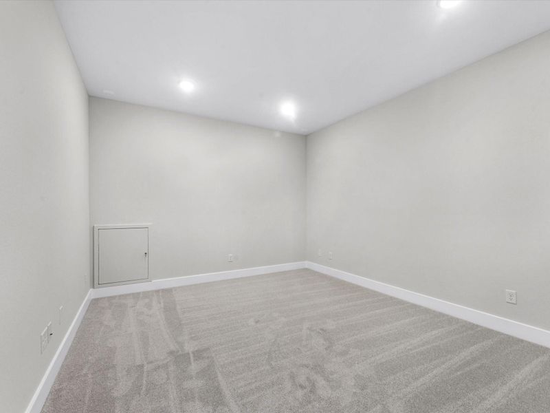 Spacious, unfurnished interior of a new home in Trillium 40′, Richmond (Image 20).