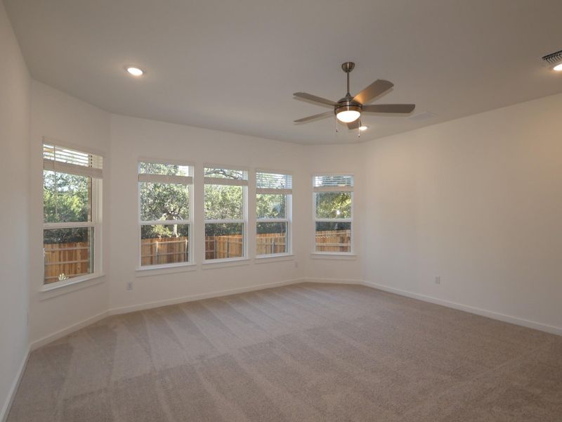 Spacious, unfurnished interior of a new home in Edgewood, Leander (Image 15).