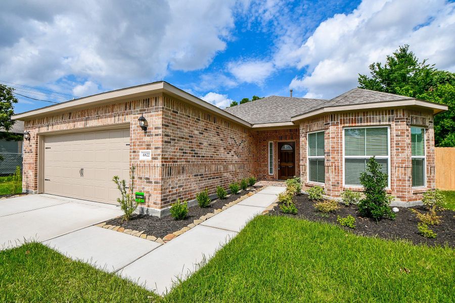 Front exterior of a new home in , Houston, TX, highlighting curb appeal (Image 20). Front exterior of a new home in , Houston, TX, highlighting curb appeal (Image 20).