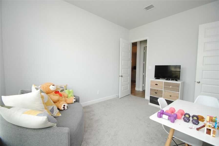 Furnished interior view inside a new home in Cross Creek Ranch, Fulshear (Image 21).