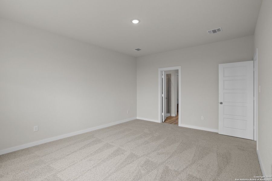 Spacious, unfurnished interior of a new home in Park Place, New Braunfels (Image 11). Spacious, unfurnished interior of a new home in Park Place, New Braunfels (Image 11).