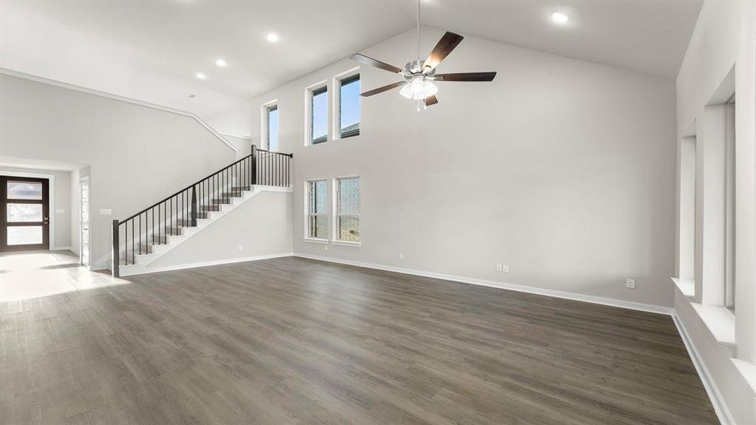 11. 737 Grand Dale - Family (2)