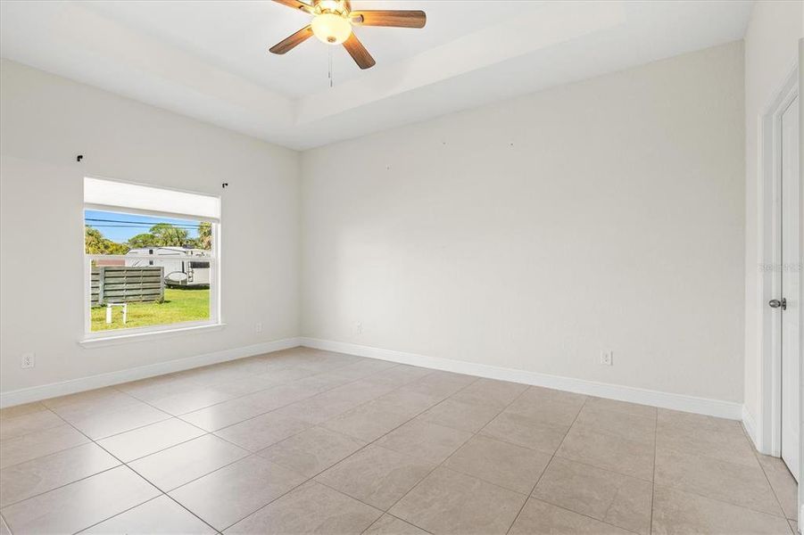 Spacious, unfurnished interior of a new home in , North Port (Image 33).