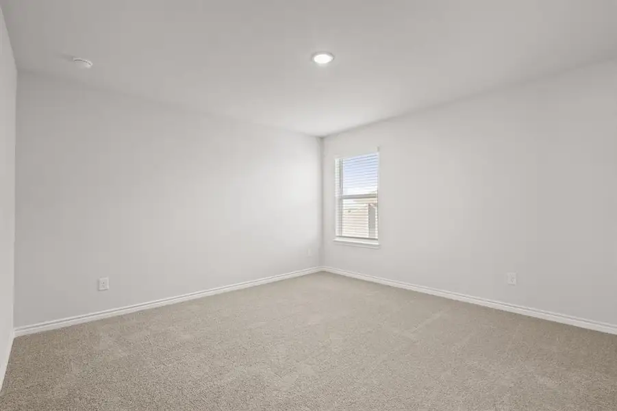 Spacious, unfurnished interior of a new home in Rocky Creek Crossing, Fort Worth (Image 19). Spacious, unfurnished interior of a new home in Rocky Creek Crossing, Fort Worth (Image 19).