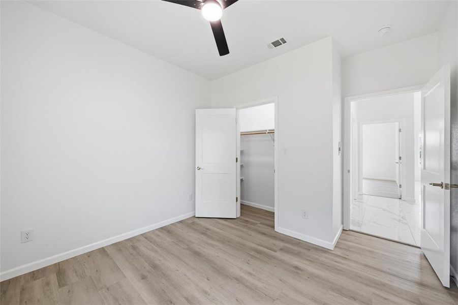 Spacious, unfurnished interior of a new home in , Waco (Image 28). Spacious, unfurnished interior of a new home in , Waco (Image 28).