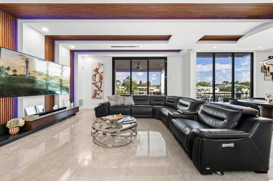 Community amenities in , Lighthouse Point (Image 51).