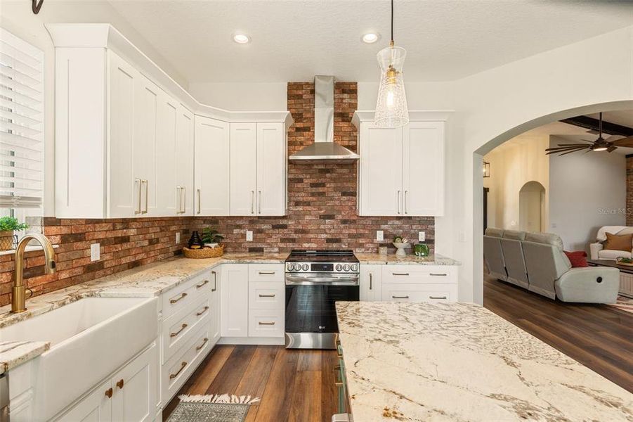 Furnished interior view inside a new home in , Plant City (Image 11).