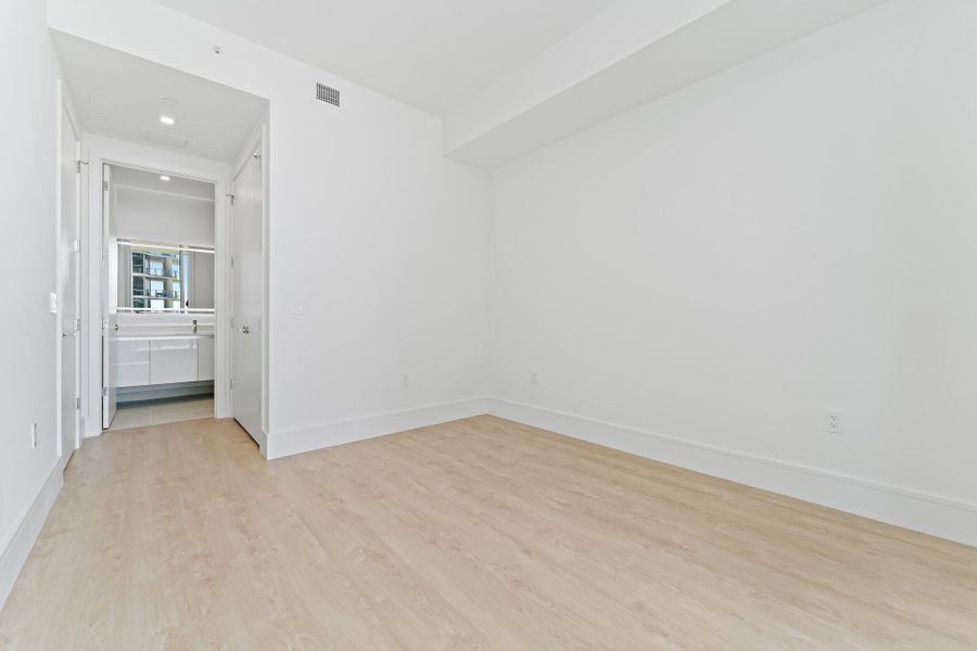 060-220LakeShoreDr-1219-WestPalmBeach-SM