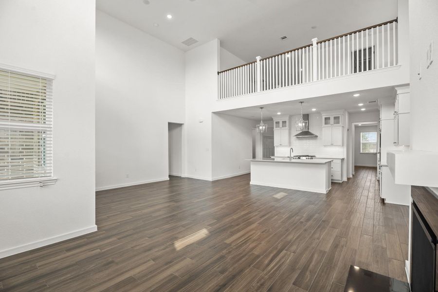 Impressive great room (*Photo not of actual home and used for illustration purposes only.)