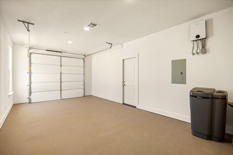 Fully Insulated - Heated and Cooled. Flex Space.