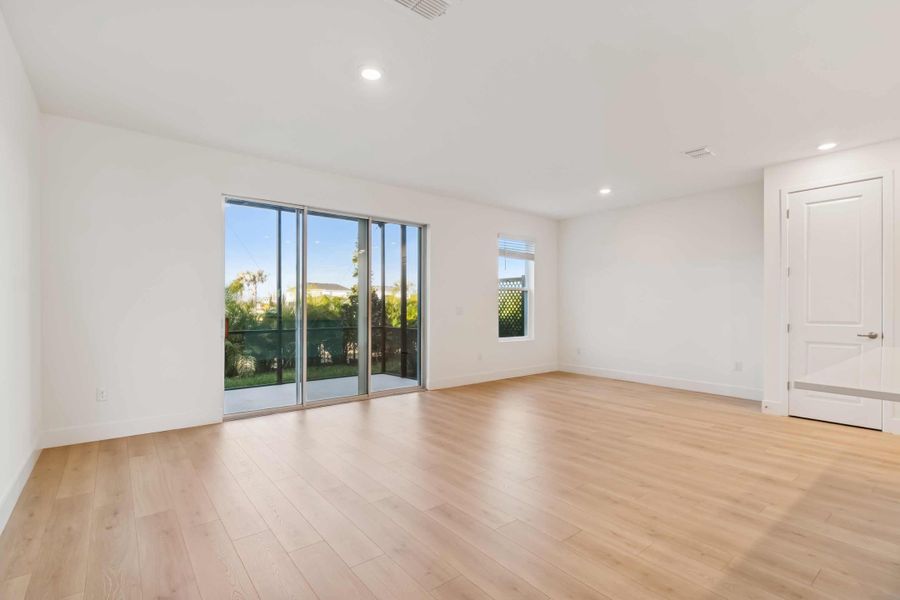 The Magbee II - Family Room