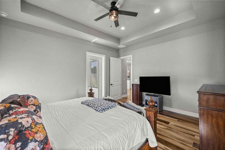 Furnished interior view inside a new home in , Belleview (Image 52).