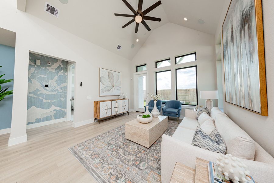 Representative furnished interior of a home built from the Somerset by Beazer Homes in Arabella on the Prairie: Signature Collection, Richmond (Image 9).