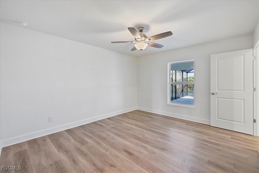 Spacious, unfurnished interior of a new home in Cape Coral, Cape Coral (Image 26).