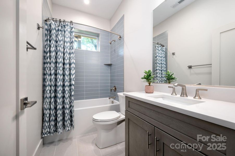 Full Bath in Lower Level Bedroom Suite Full Bath in Lower Level Bedroom Suite