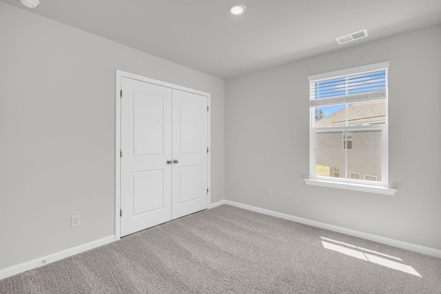 Spacious, unfurnished interior of a new home in Wildcat Chase, Summerville (Image 25).